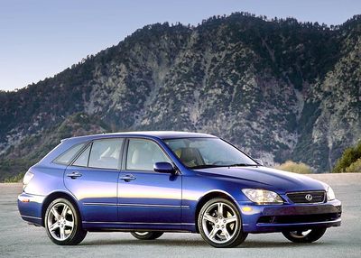 Lexus IS 300 - Un motor a la altura del bastidor - Foto