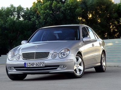 Mercedes-Benz E 320 - La referencia en confort y seguridad activa - Foto