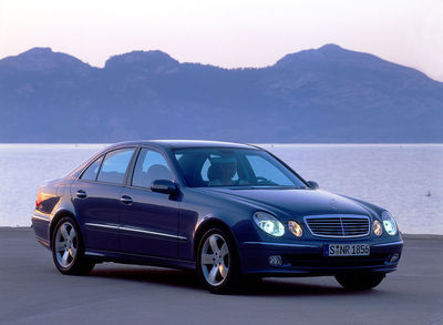 Mercedes-Benz E 500 - Es muy bueno y no es caro - Foto