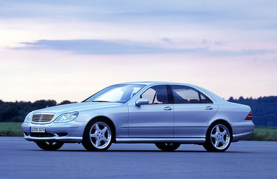 Mercedes-Benz S 63 AMG - Grande, potente y pesado - Foto