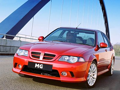 MG ZS - Un Rover 45 con distinto aspecto y suspensión más dura - Foto