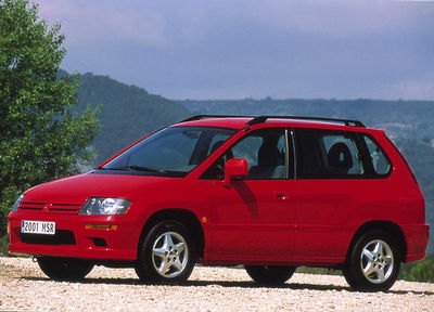 Mitsubishi Space Runner - Tamaño Picasso y con puerta corredera - Foto