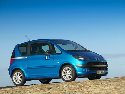 Peugeot 1007 - Dos puertas correderas y espacio para cuatro personas - Foto