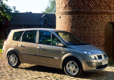 Renault Grand Scénic 2004 - Gana maletero y dos plazas, pierde espacio para los pasajeros - Foto