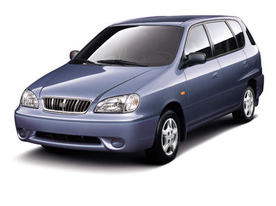 Kia Carens - Tamaño medio y precio bajo - Foto