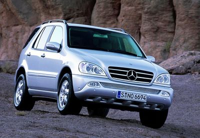 Mercedes-Benz Clase M - Cambios estéticos, mecánicos y algo más de equipamiento - Foto