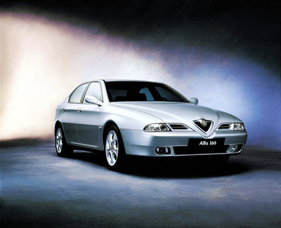 Alfa Romeo 166 2.4 JTD - Mejor que sus competidores en precio y peor en consumo - Foto