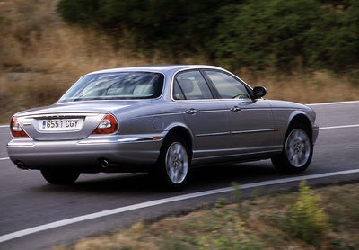 Jaguar XJ - A la altura de los mejores - Foto