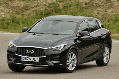 Infiniti Q30 2016 - Foto