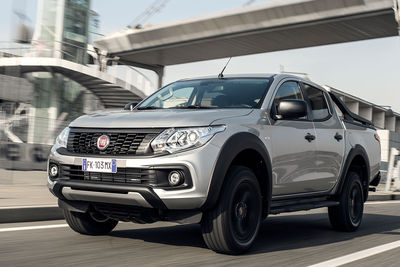 Fiat Fullback Cross (2016) - Foto
