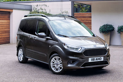 Ford Tourneo Courier (2018) - Foto