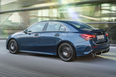 Mercedes-AMG A 35 4MATIC Sedán (2019) - Foto
