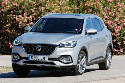 MG EHS Plug-In Hybrid 258 CV | Prueba - Foto