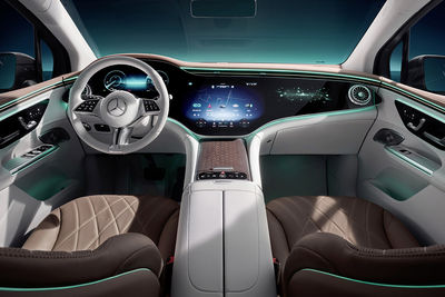 Mercedes-Benz EQE SUV (2023) - Foto