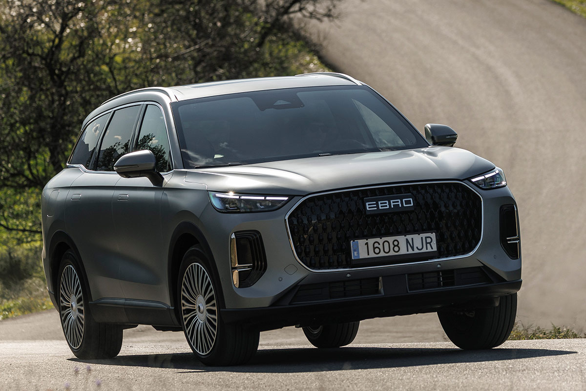 EBRO s900 (2026) - El EBRO más grande es PHEV y tiene 140 kilómetros de ...