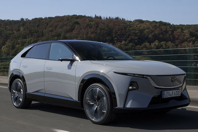 Mazda CX-6e (2026) | Primeras impresiones - Foto